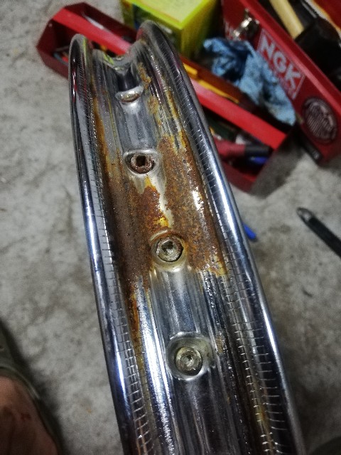 02 スーパーカブの納車整備 タイヤ ホイールベアリング交換 Uchimachi Base