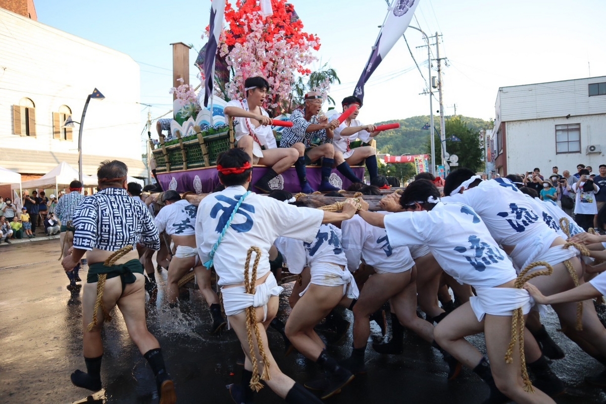 博多山笠　ふんどし女子 芦別での夏の思い出―健夏山笠緑幸流― - 北大恵迪寮自治会ブログ