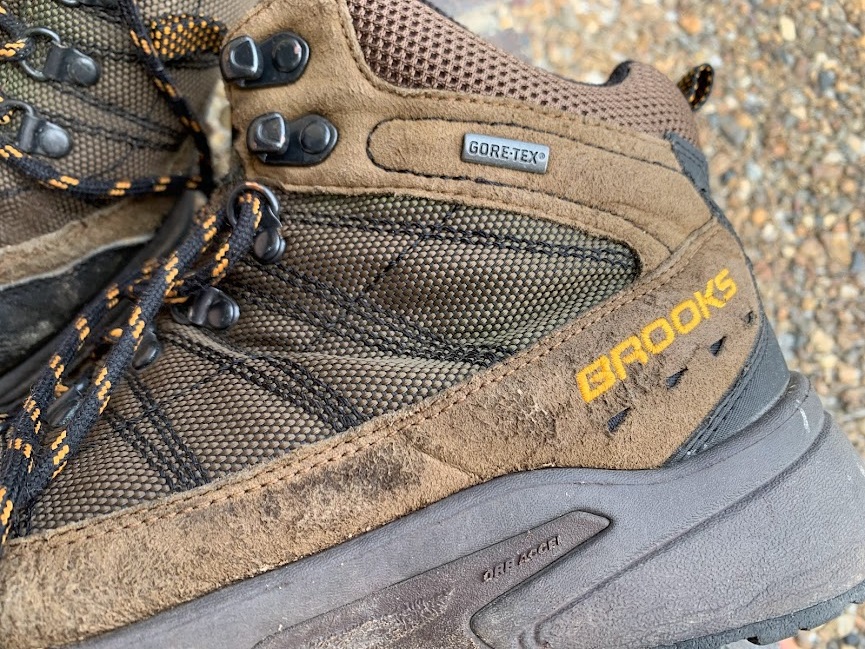 BROOKS トレッキングシューズ