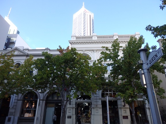 駅周辺マレーストリートとクイーンストリートのあたり