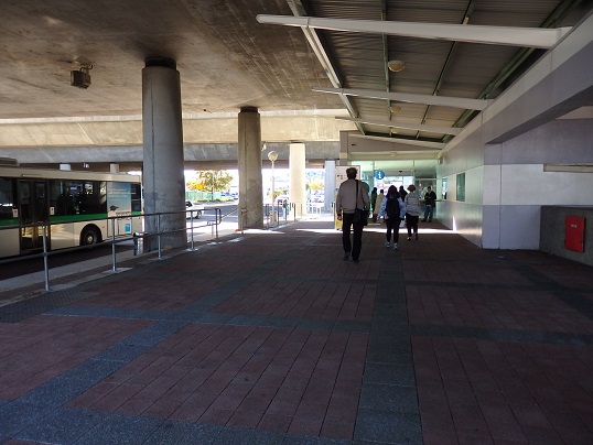 駅前のバス乗り場