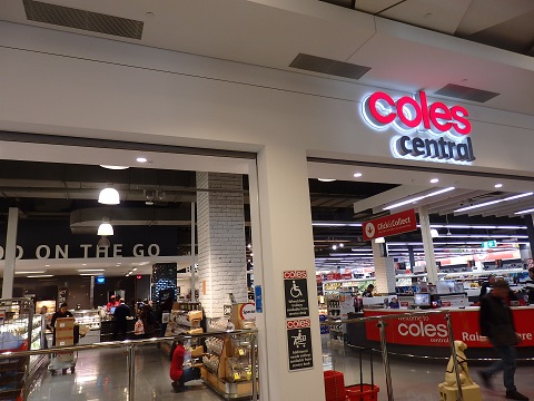 スーパーマーケットのコールズ