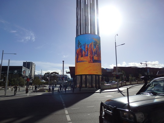 駅前のオブジェ