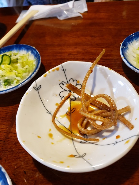 ビールの魚はアナゴの骨のから揚げ。