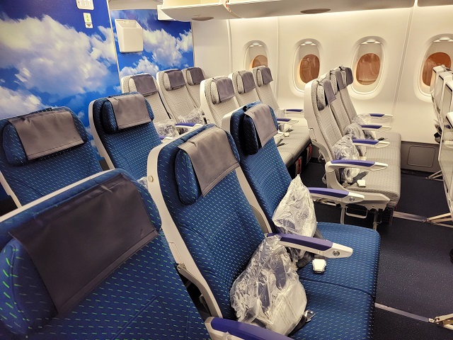 花と緑と海の青さハワイの夏②】ANAフライング・ホヌでホノルルまで