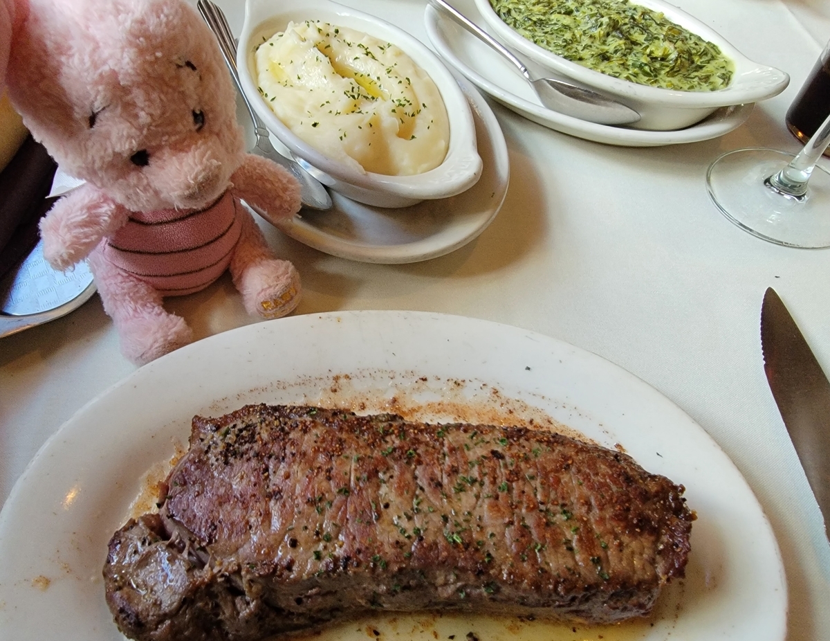 花と緑と海の青さハワイの夏 やっぱりステーキ食べちゃうワイキキで１ ２を争う人気店 ルースズ 新ｙ ｓクロニクル