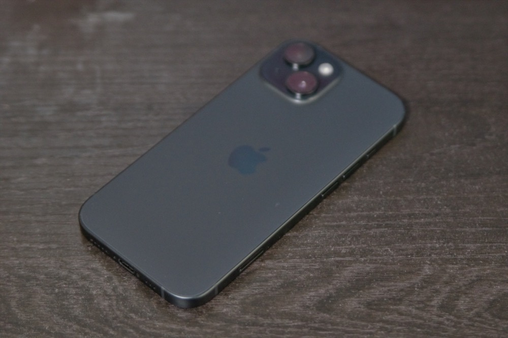 違いは5つ】iPhone16eとiPhone15を実機で徹底比較レビュー。それぞれの