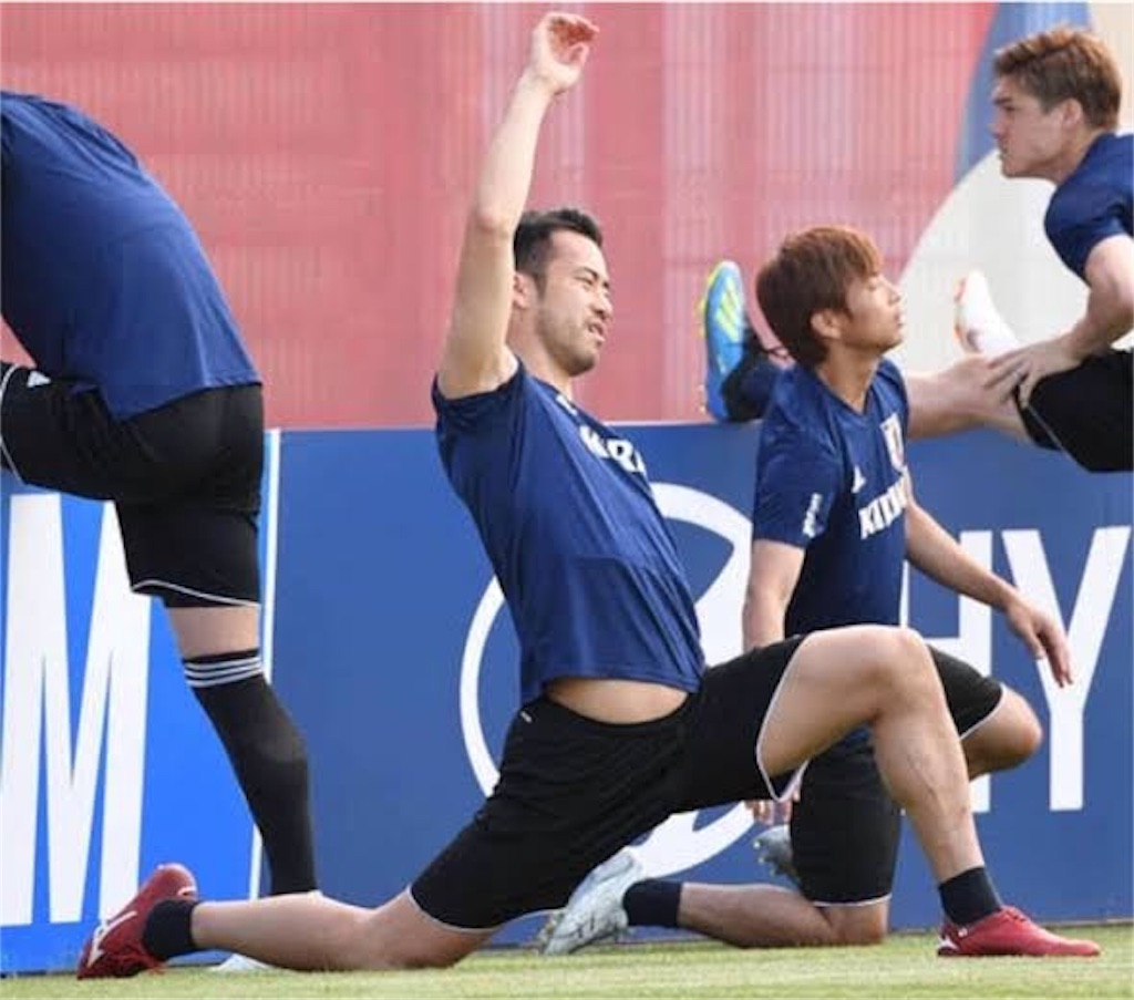 サッカーで行われる多くの動作をよりスムーズに 1から始める柔軟トレーニング 足のケガでサッカーへの不満が爆発しそうな選手必見 ケガしてマネージャーだと思われてた僕が ピッチ上で体に翼が生えたように駆け回れるように進化した ヴィッセル神戸直伝たった3