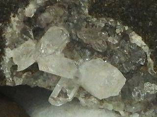 水晶と方解石(透明)？(上田創造館)