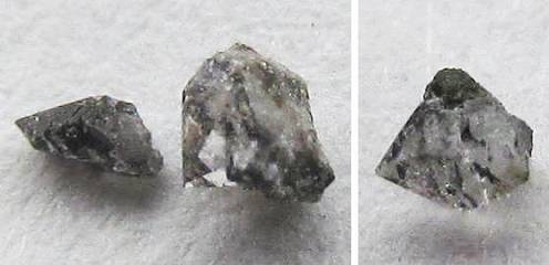 犬牙状方解石(左)と水晶