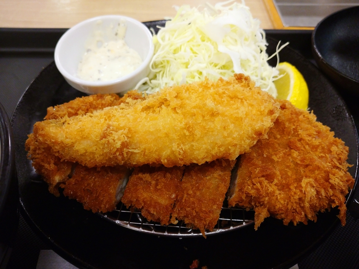 ロースカツ サーモンフライ 1枚 定食 松乃家 チェーン店で晩ごはん