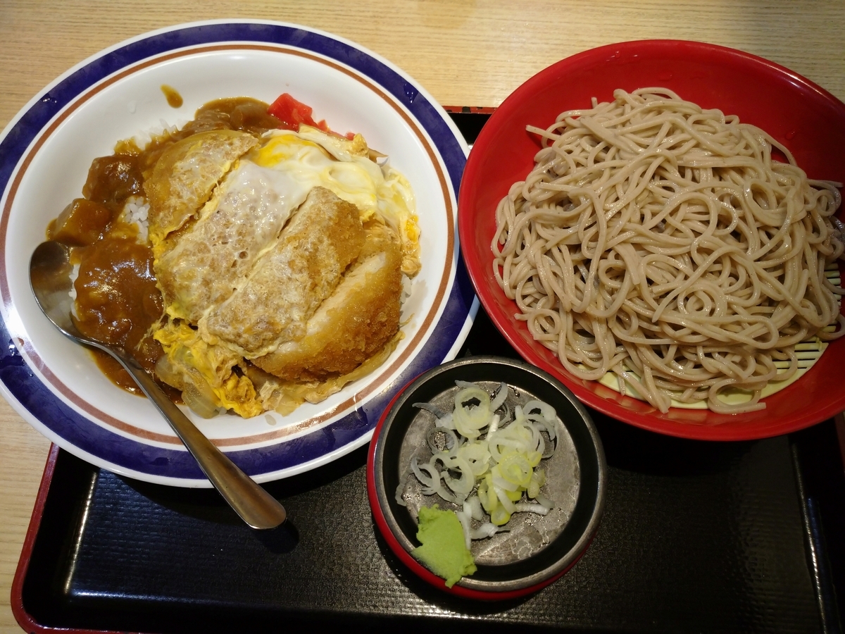 カレーカツ丼セット 名代富士そば チェーン店で晩ごはん