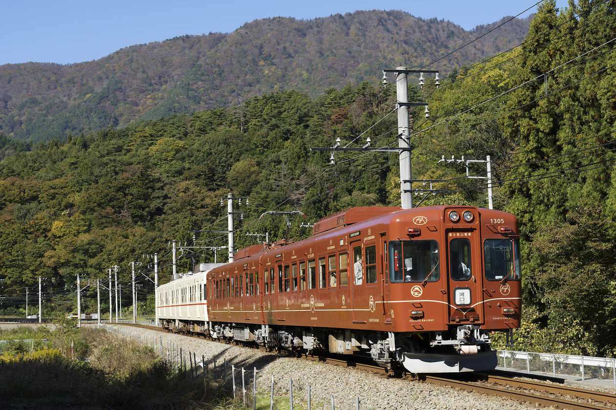 富士急行1000系 富士登山電車2両セット Amazon | 富士急行1000系 （富士登山電車） 2両セット 鉄道