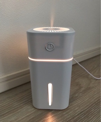 ダイソーの加湿器 500円を買ってみた ライトアップ付 アロマは入れちゃダメ 気分が上がる もの こと つづる ダイソーの加湿器 500円を買ってみた ライトアップ付 アロマは入れちゃダメ 気分が上がる もの こと つづる
