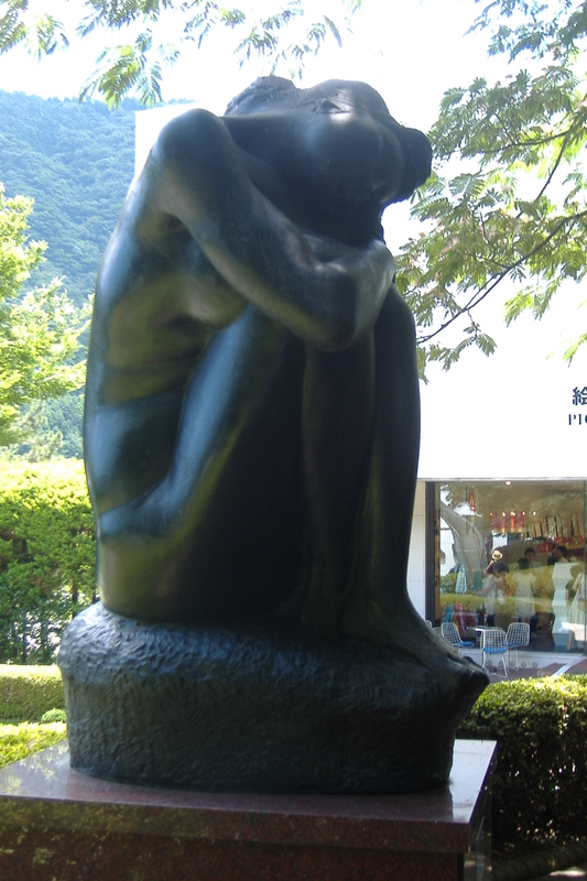 彫刻レリーフ座る女 エミリオ・グレコ ”・・・・・・座る女・・・・・傑作・画像 - 彫刻家