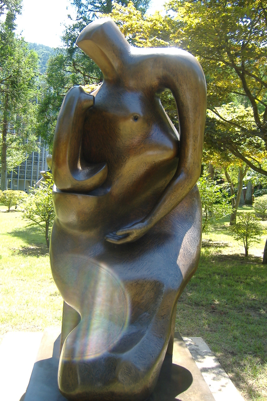 ヘンリー・ムーア・・・・・・・” 母子像 ”・・・・・・画像 - 彫刻家