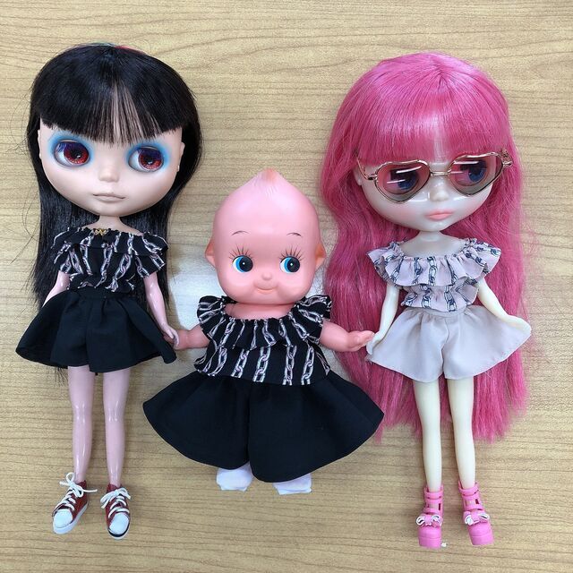 フリルのブラウスとキュロットスカート。シックなのにかわいい