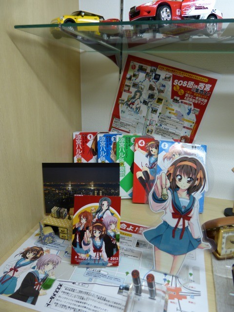 ファンが描いた涼宮ハルヒ×印鑑POPが西宮・さくらい文具店に寄贈される