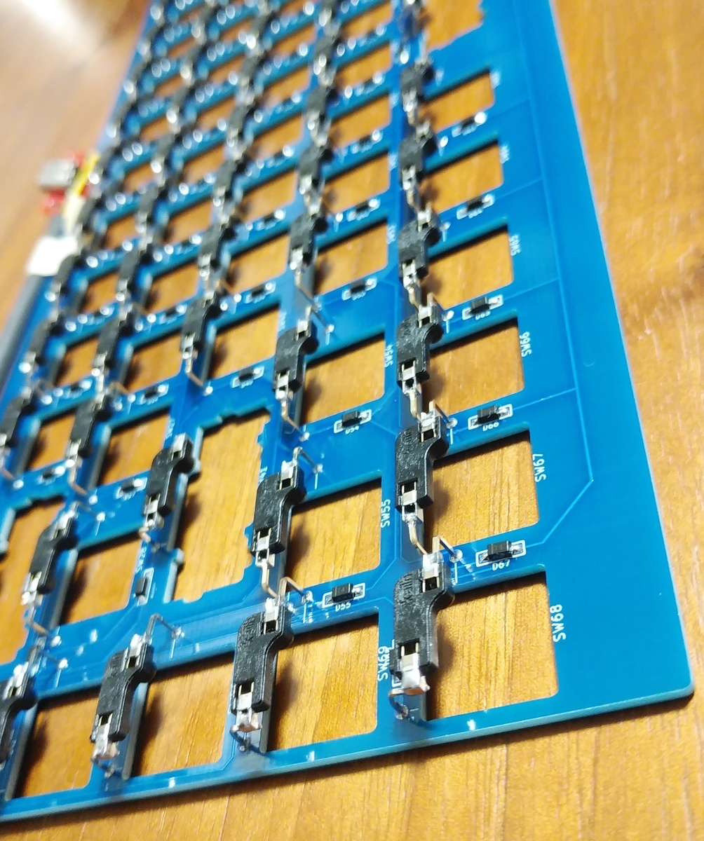 PCB・スイッチプレート一体型ホットスワップキーボードの自作 PCB・スイッチプレート一体型ホットスワップキーボードの自作
