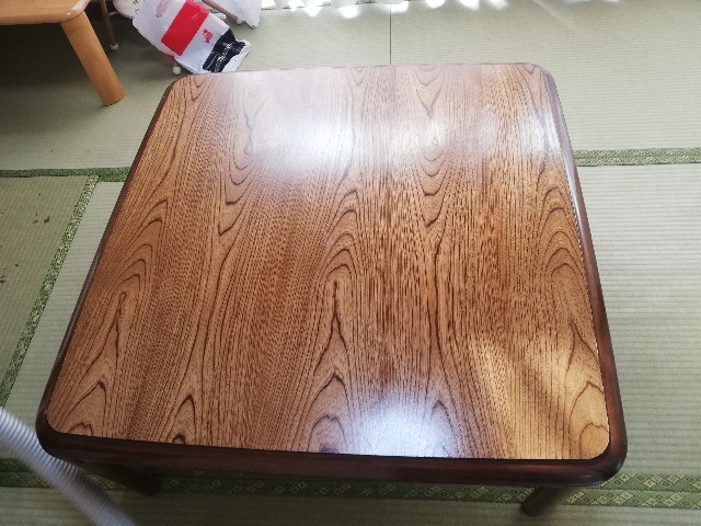 Diy こたつの天板の塗膜が剥がれてきたので塗り替えした ホビークラフトキジータ