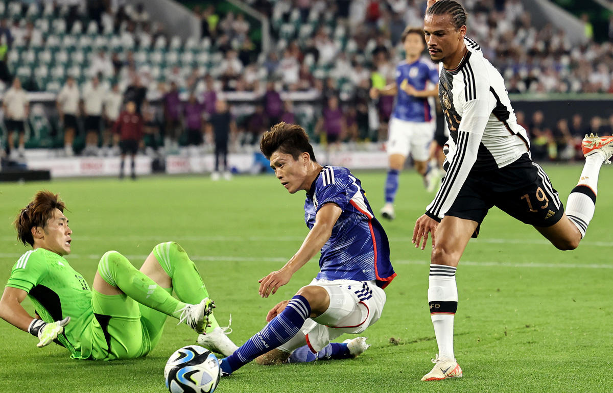 新品】アディダス/adidas/ドイツ代表2022プレマッチ ウォームトップ