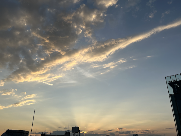 輝く夕日