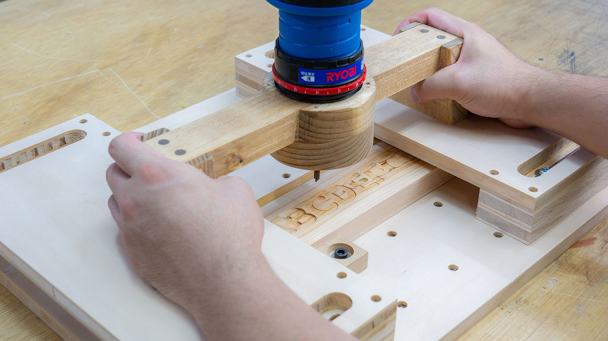 DIY】文字を掘りたかったらこれ作っとこ！トリマー用手彫り治具の 