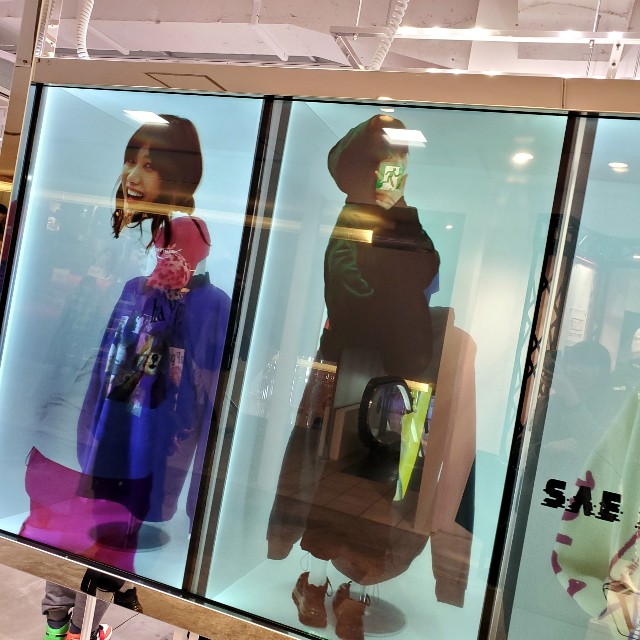 宮澤佐江 Lhp Women ラフォーレ原宿 水色とハルジオン