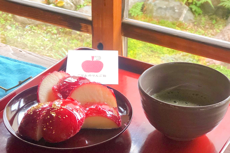 金沢 Snsで大人気 レトロでキュートなりんご飴専門店 ごりんのりんご飴 をご紹介 週末 金沢