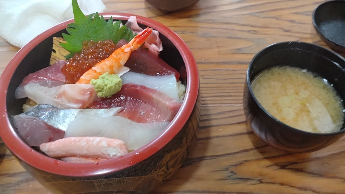 海鮮丼＠すし 琉之輔（2023年6月6日撮影）