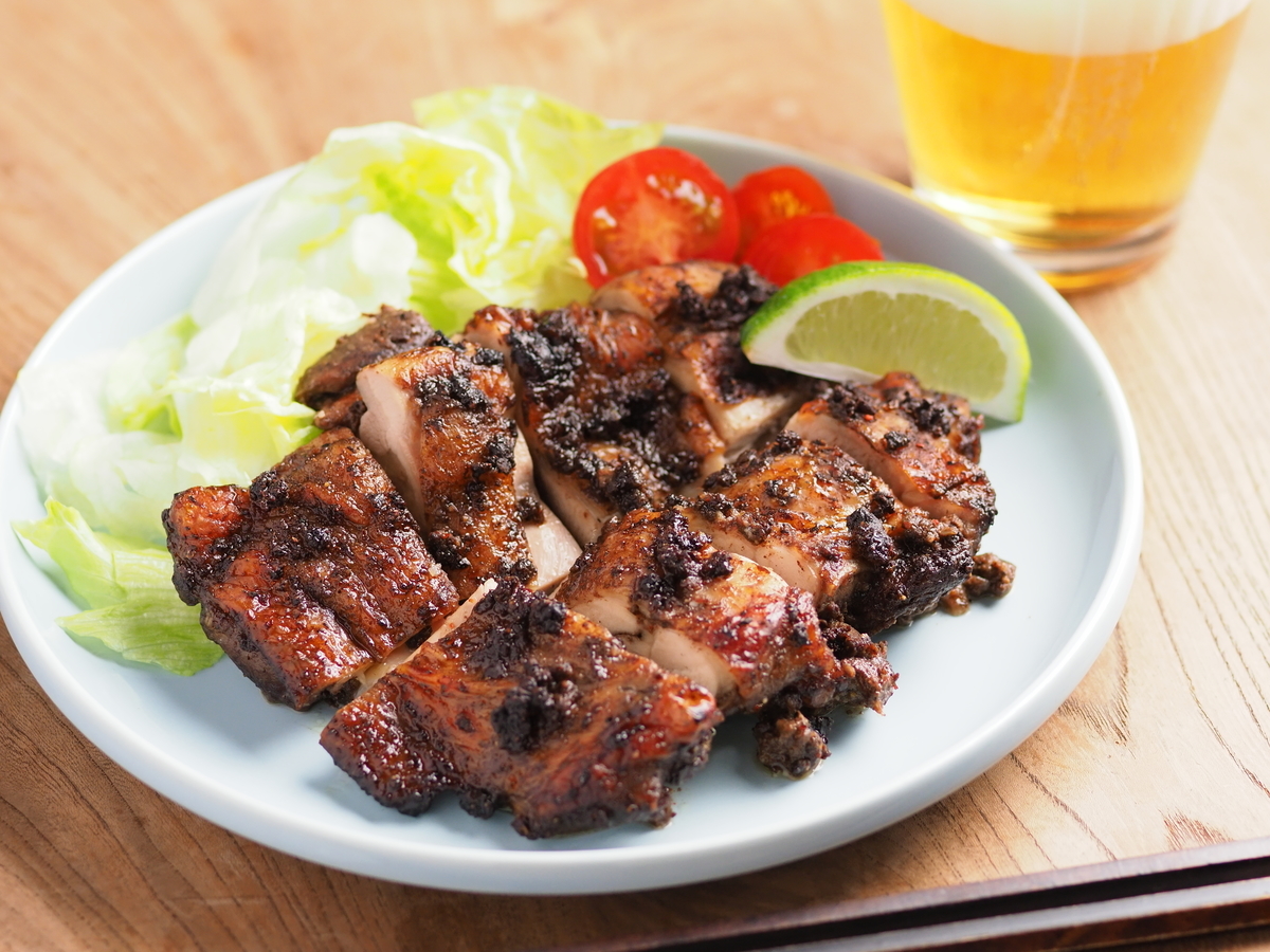 塩辛とスパイスで 強烈にスパイシーで辛いけどウマい 鶏もも肉のジャークチキン風塩辛焼き ができた 筋肉料理人 メシ通 ホットペッパーグルメ 塩辛とスパイスで 強烈にスパイシーで辛いけどウマい 鶏もも肉のジャークチキン風塩辛焼き ができた 筋肉料理人 メシ通 ホットペッパーグルメ