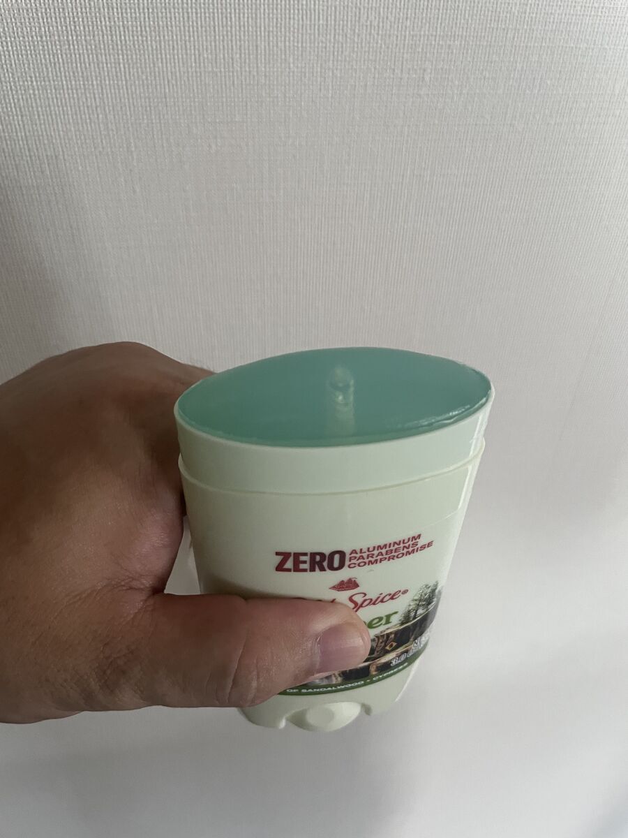 オールドスパイスのデオドラントアイテム　ティンバーの中身画像