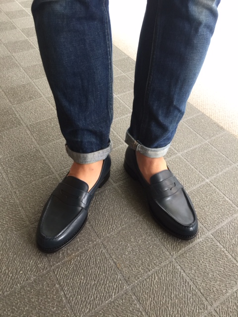 ジャランスリウァヤのネイビーローファーを - 足るを知るを知る