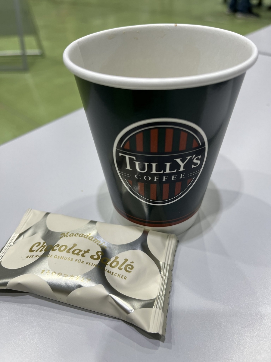 休憩スペースにはお菓子やコーヒーの提供もありました