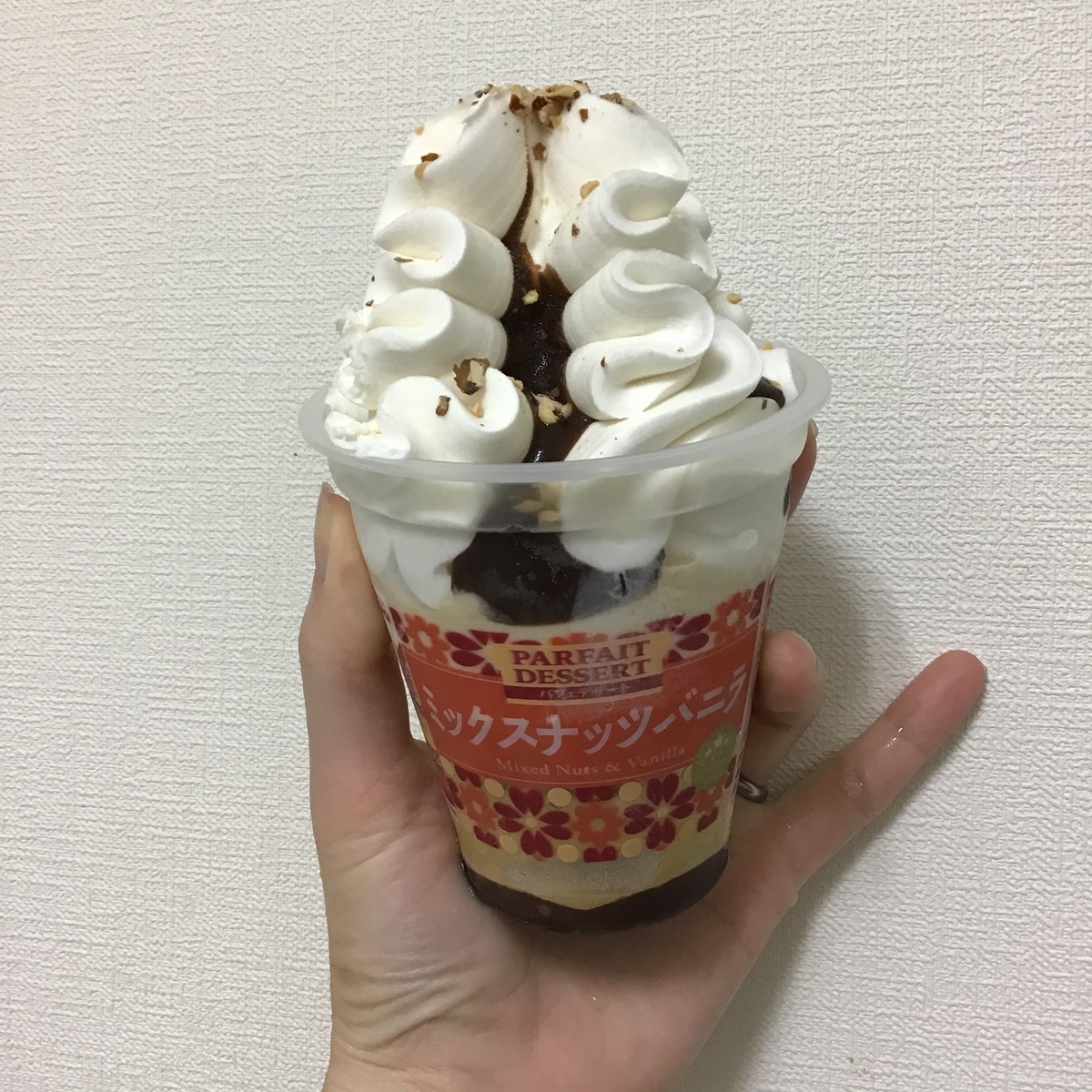 新商品レポ】赤城乳業 パフェデザート ミックスナッツバニラ - 続・筋