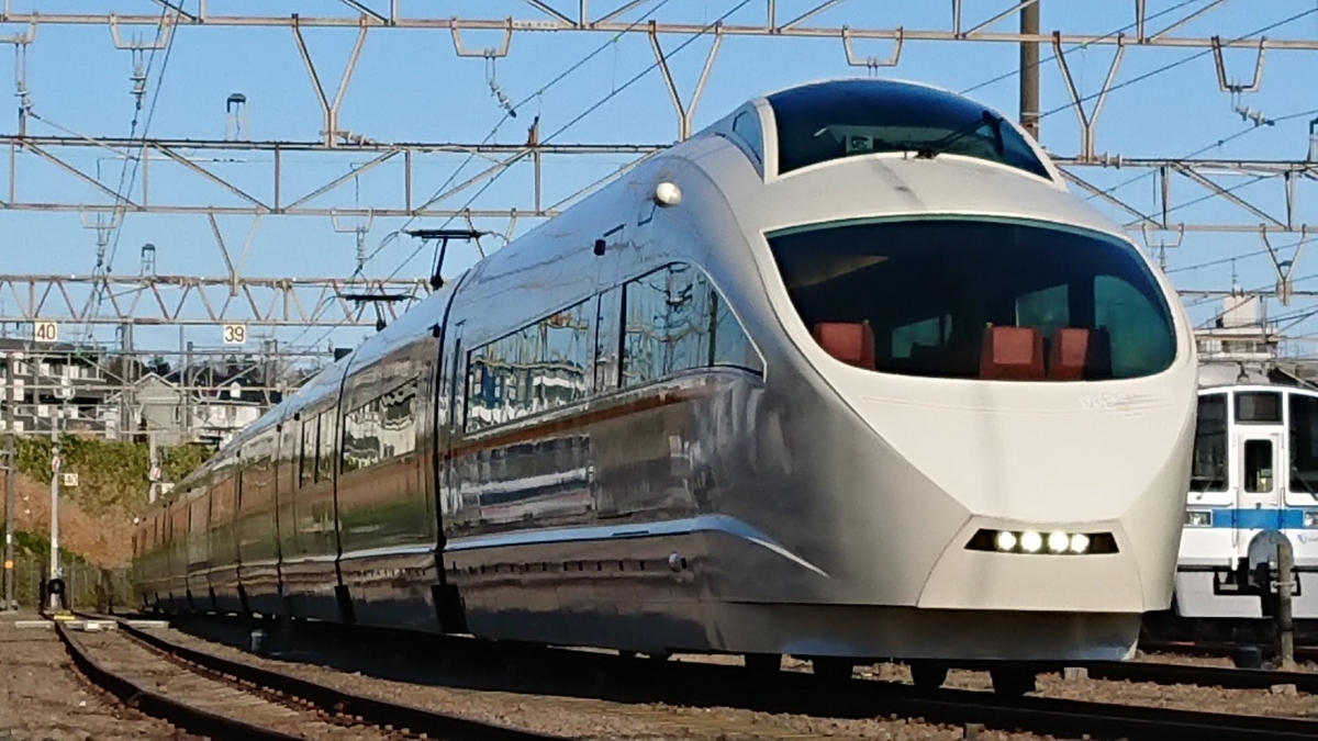 小田急電鉄 「ロマンスカー・VSE（50000形）乗車付き引退記念撮影会