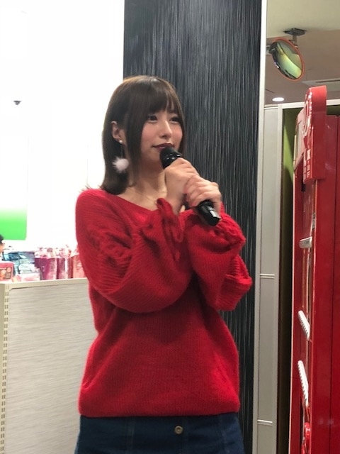 パチンコイベントで ここみん こと 元ａｖ女優でタレントの 成瀬心美 さんに初めて会ってみた 小柄で可愛らしい 北海道から たまには全国まで 自由気ままに遊び 美味いものを食べる 音楽大好き デカ盛りハンター キラキラライオンのライブ グルメ