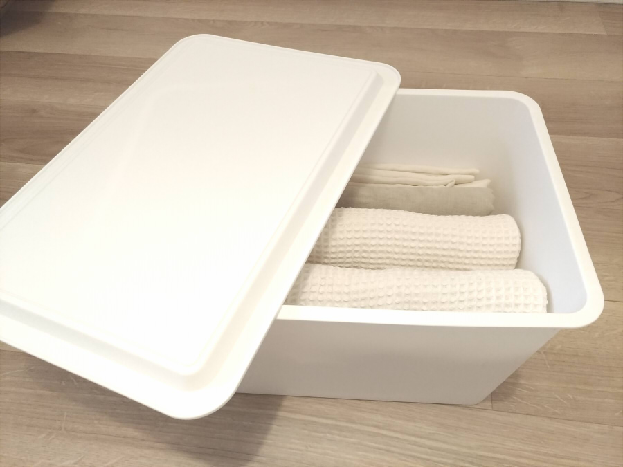ダイソーのスクエア収納ボックスで ベビー用品の収納 綺麗と質素