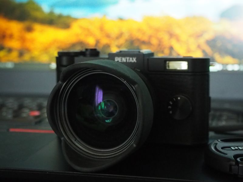 PENTAX Q-S1 01 STANDARD PRIME GW-1 - kiricub