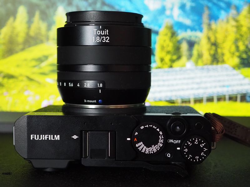 迷走の果て ZEISS Touit 1.8/32 - kiricub
