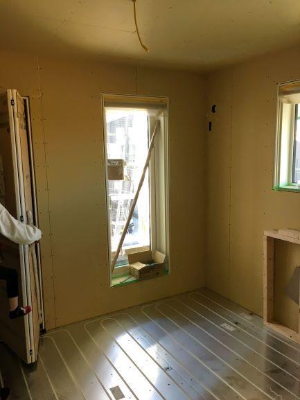 子供部屋床暖パネル