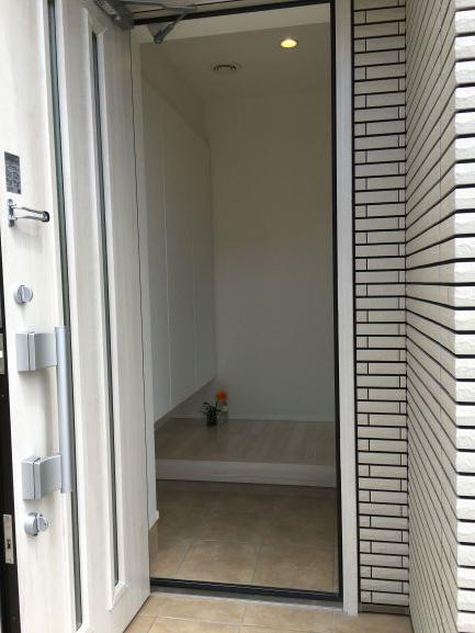 狭小玄関ドア、ファノーバ採光重視