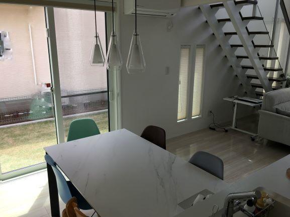 キッチンカウンター越しダイニング