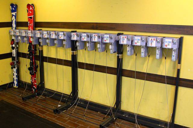 トマムスキー場 スキー板ロッカー