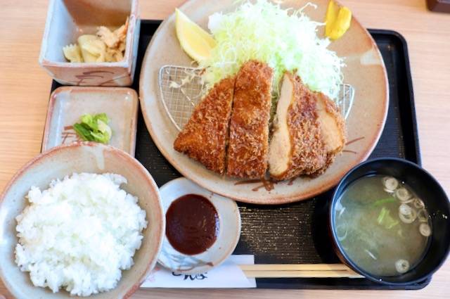 とんかつのみしな　チキンカツ