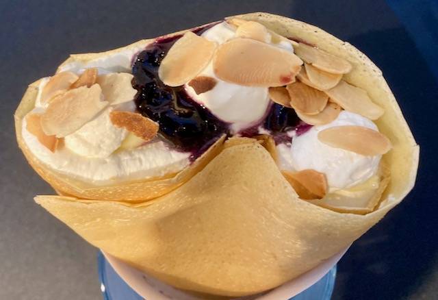 CREAM&SIP　ブルーベリークリームチーズクレープ