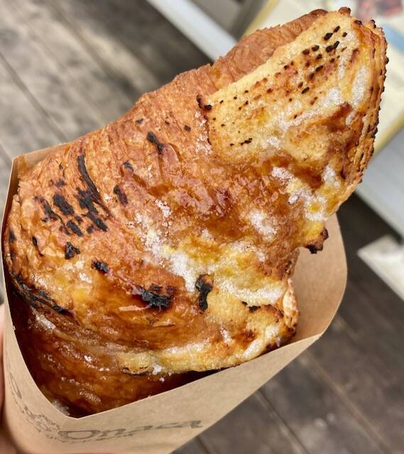 ねこのおなか　クロワッサンオザマンド