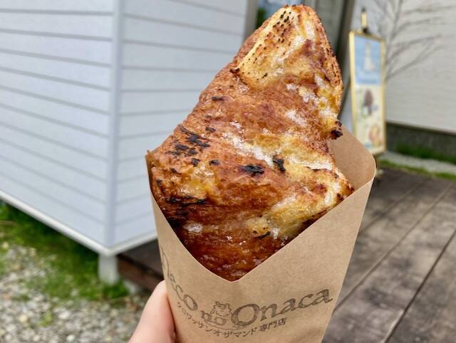 クロワッサンオザマンド　ねこのおなか