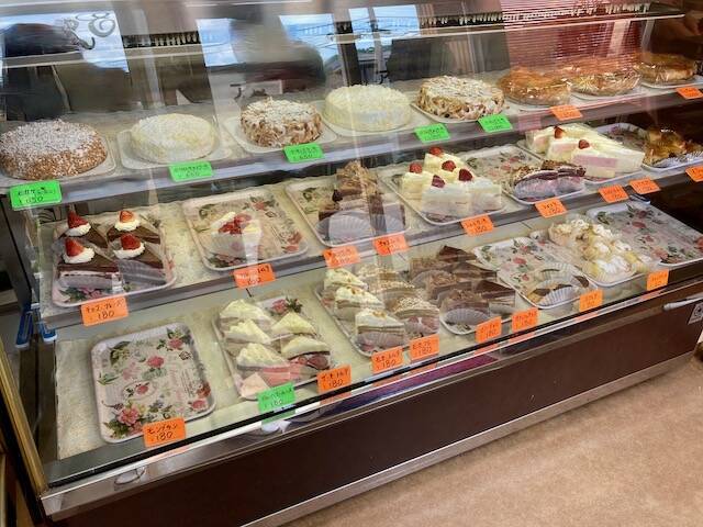 アマンドール　店内ケーキ