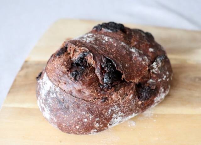 森のパン　チョコとクランベリー